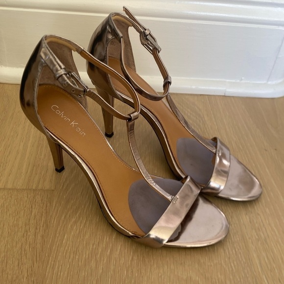 Calvin Klein Metallic T-Strap Heels 6.5 - Picture 1 of 10